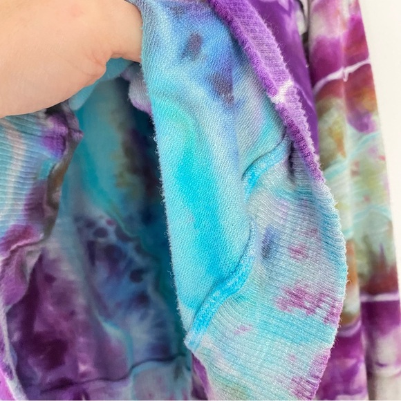 Monrow Tie Dye Sweatshirt Womens Size Medium Pullover Ruffle Purple Upcycled - Picture 5 of 12